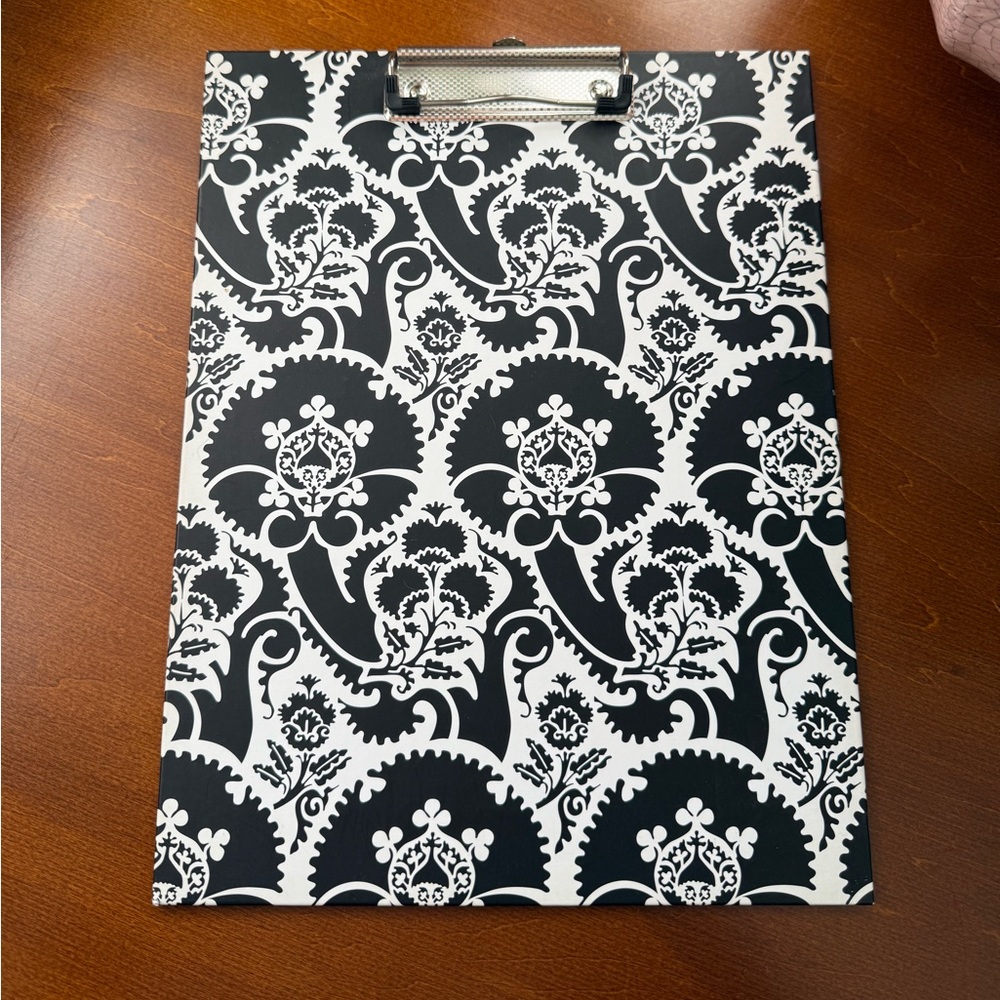Black and white organic clipboard